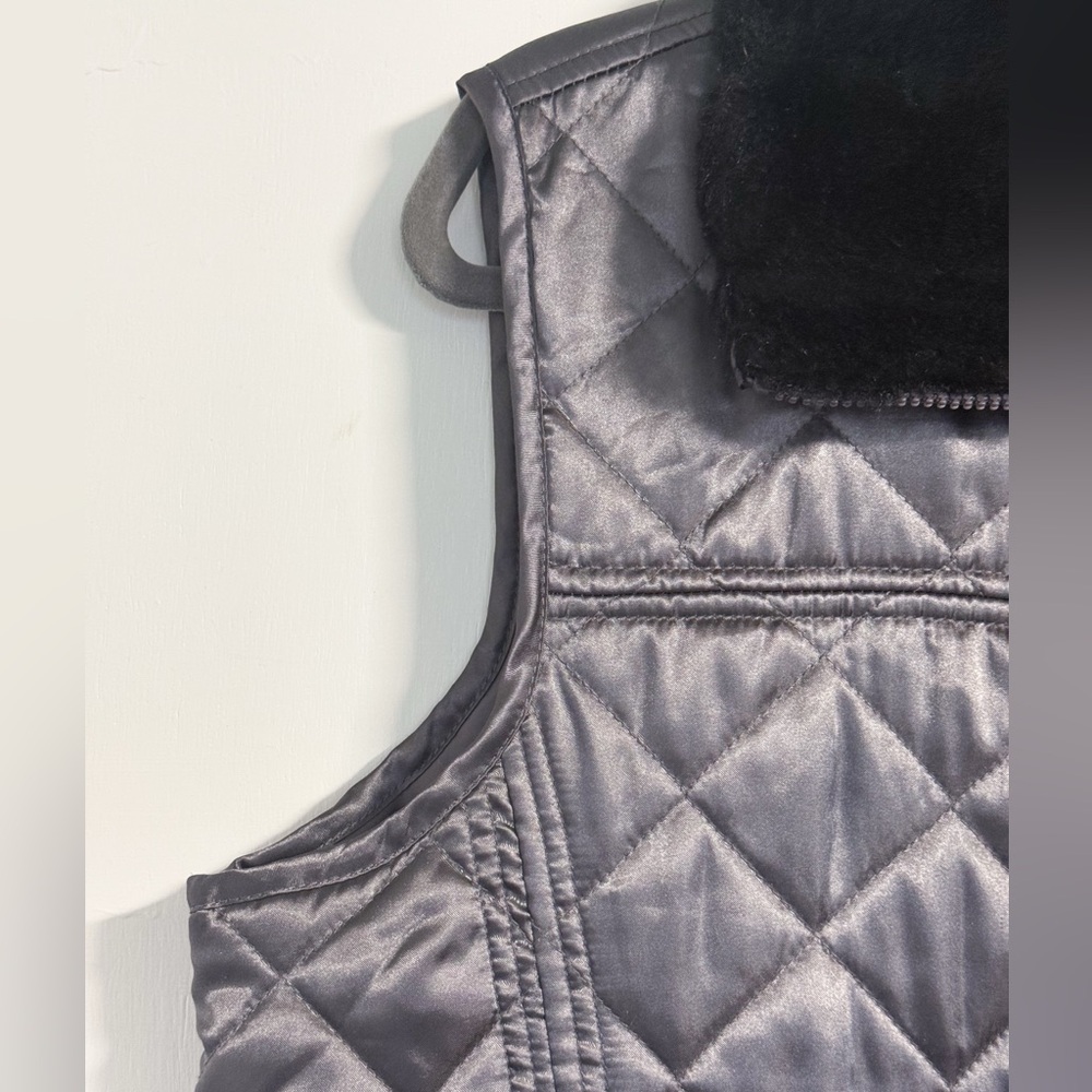 Covington Silver Gray Quilted Vest Women’s L Faux Fur Collar Zip Front - Picture 8 of 16